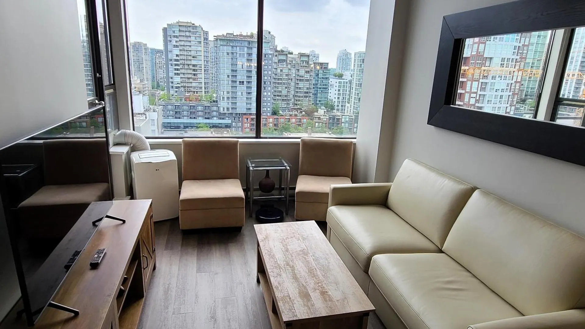 Howe Street Apartment With Views Vancouver 0*,  Kanada