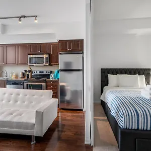 https://downtown-luxury-condo-m5v-4a1.hotelstorontoontario.org