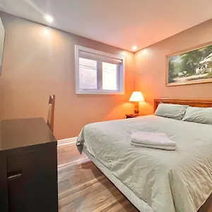 https://newly-renovated-home-near-subway-in-north-york.hotelstorontoontario.org