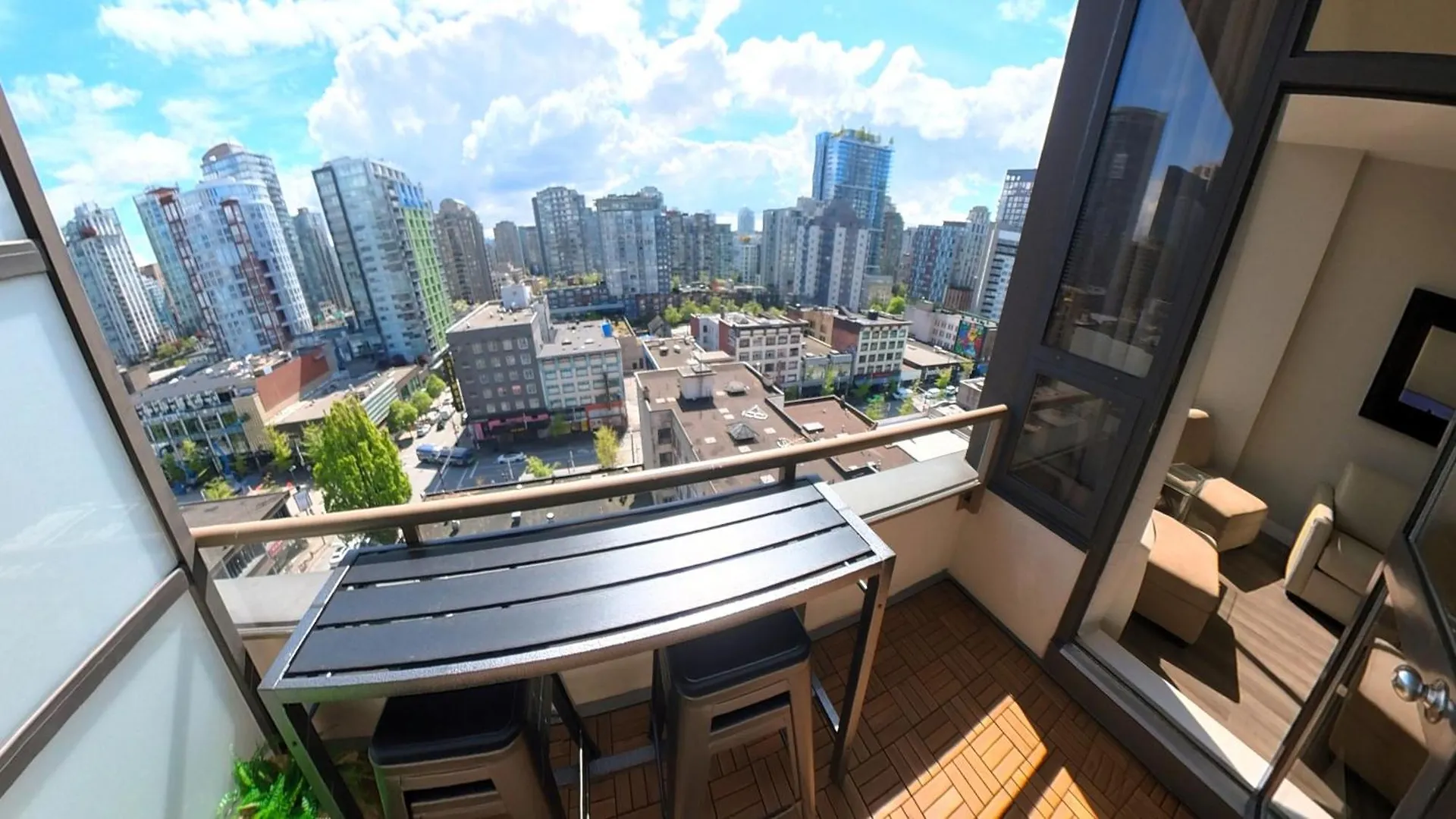 Howe Street Apartment With Views Vancouver Canada
