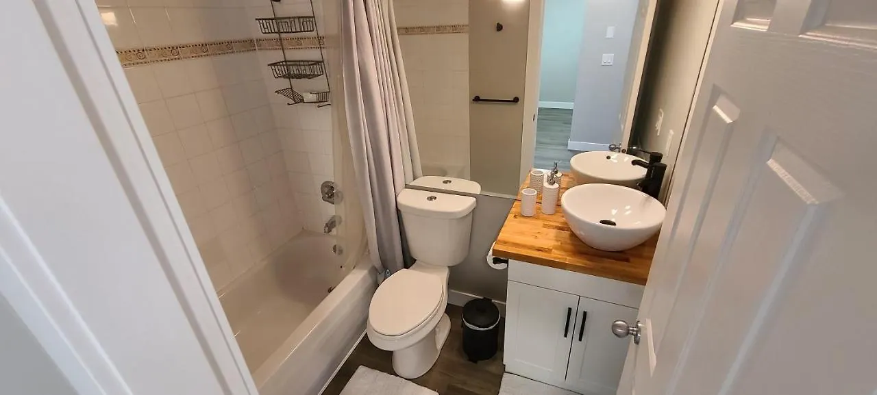 Howe Street Apartment With Views Vancouver 0*,